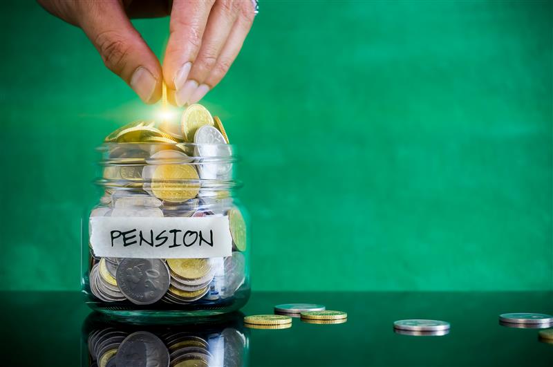 È Pasqua, ma resta solo l’ombra dei cipressi: quale resurrezione per i pensionati di domani?