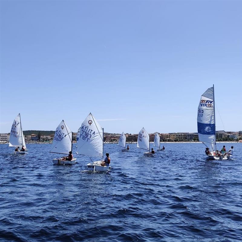 Lo Yacht Club Alghero si prepara per l’inizio della stagione estiva e della scuola vela.