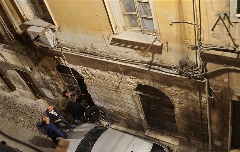 Sassari, operazione all’alba contro la mafia nigeriana: 30 arresti tra droga, tratta e prostituzione