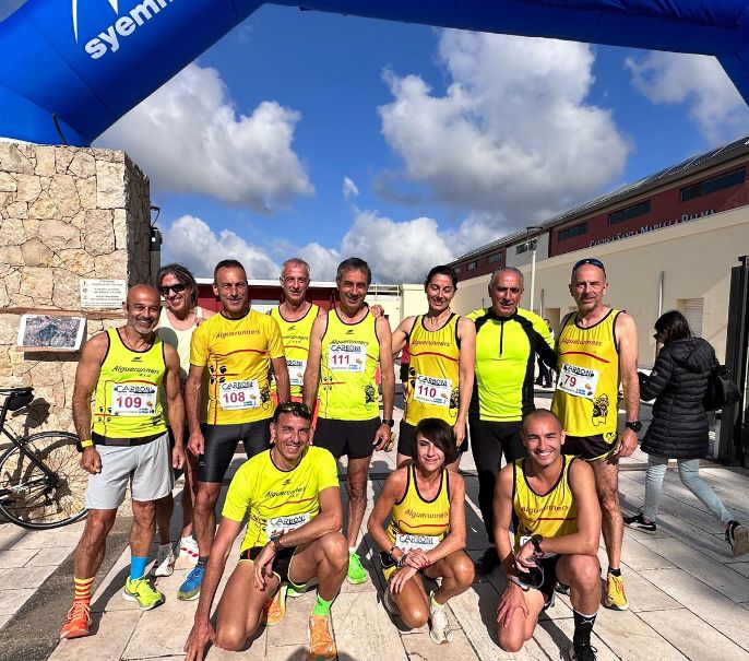 A Santa Maria la Palma tanti iscritti per una corsa nel rispetto della natura. Alguerunners festeggia l’esordio assoluto col podio per Anna Maria Ballone e Massimo Paddeu. Monica Bardino, sul Lago di Como per la Lake Como Endurance Trail.