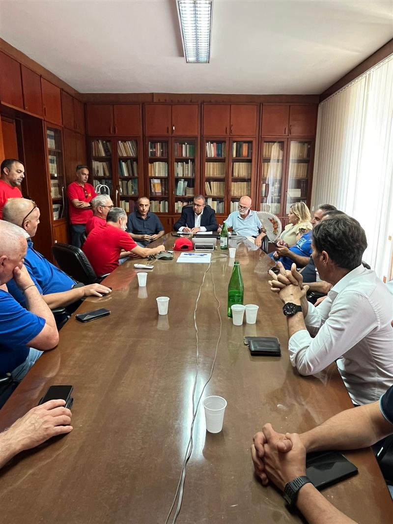 Cani ai metalmeccanici: “Solidarietà piena dalla Regione. Il contratto va rinnovato”