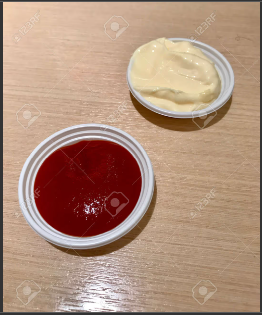 Le bustine di ketchup, maionese e altre salse in plastica monouso non spariranno dal 16 agosto 2026, ma saranno vietate (in certi contesti) solo dal 1° gennaio 2030.