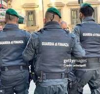 All’aeroporto di Elmas sono stati sequestrati 4.260 gr. di sigarette di contrabbando. Operazione congiunta fra Guardia di Finanza e Monopoli