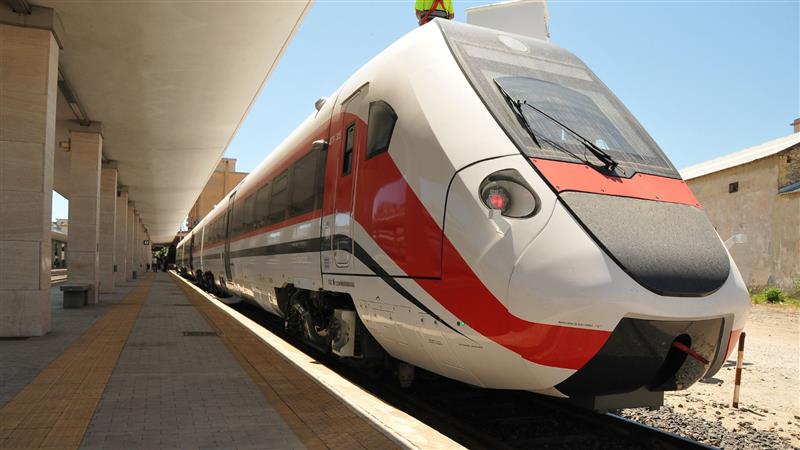 Treni, la Regione blinda i binari sardi: patto con RFI per aumentare le corse del 70%