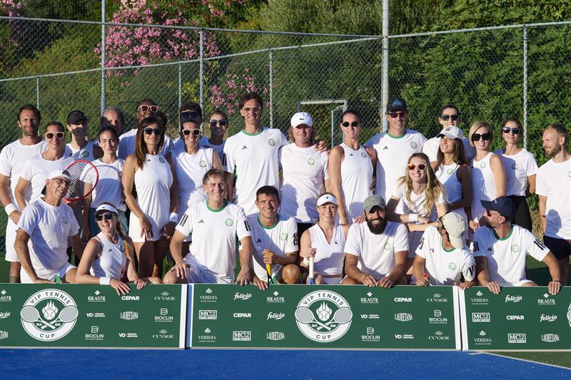 Le racchette dei vip si sfidano sui campi di Chia: Elena Pioppo e Antonio Zucca vincono il torneo di doppio