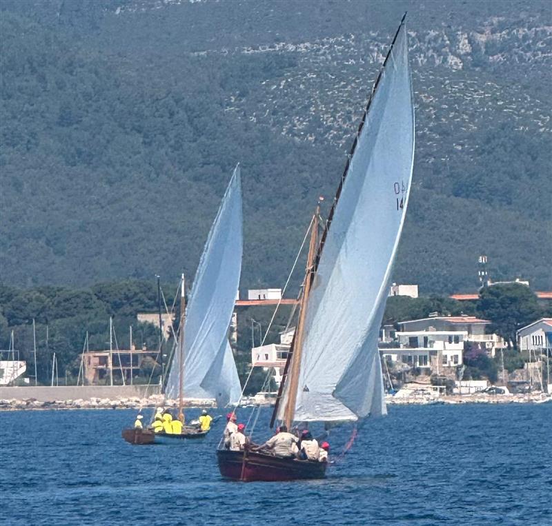 Ishtar trionfa nel palio della vela latina: a Maristella il trofeo di Sant Joan 2025