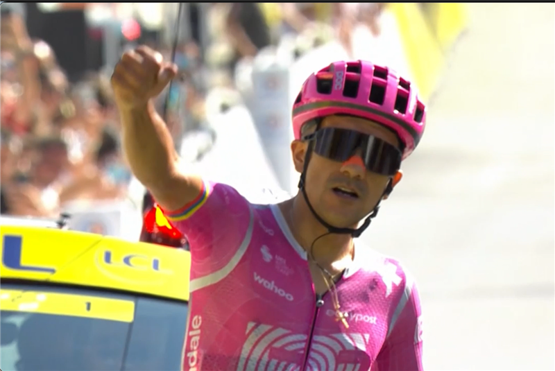 18ª Tappa Tour de France 2026 – Carapaz vince a Orcières-Merlette, e il conto dei Gpm si paga nel finale