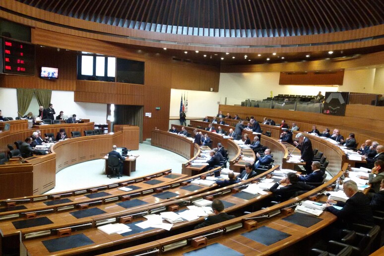 Scacchiere politico sardo in fermento: Mossa dopo mossa verso un autunno bollente