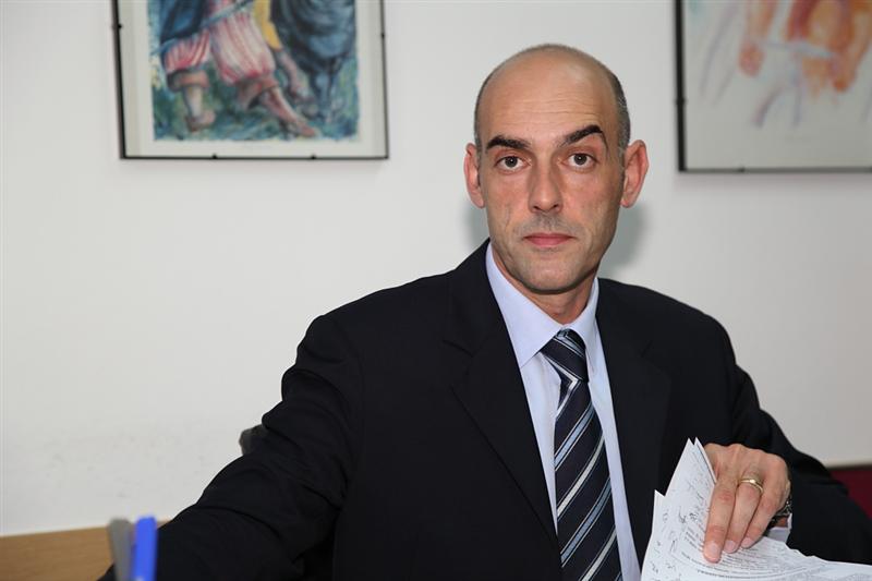 Alghero: Caccia a un nuovo palazzo da 600 metri quadri, il PSd'Az all'attacco: "Il Comune compra mentre i vecchi uffici cadono a pezzi"