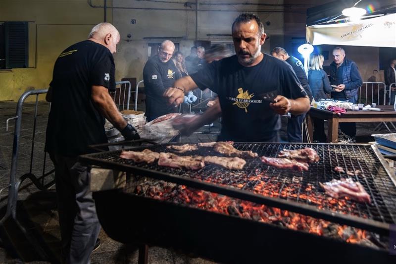 Sassari, gastronomia e tradizioni nel centro storico: il 10 ottobre torna "A fora li brasgeri"