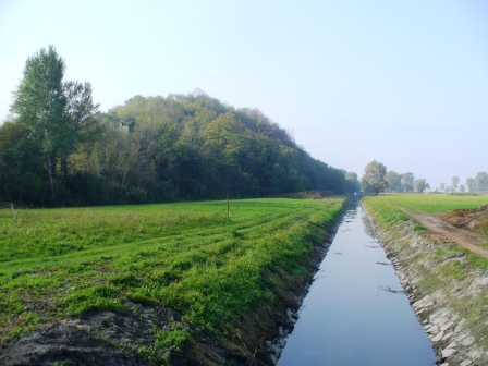 Un canale di irrigazione