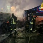 Incendio devasta il bar ristorante Capo Est a Capo Comino