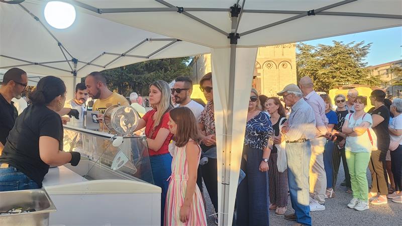 Borutta: successo per la seconda edizione della Festa del Gelato Artigianale: oltre 250 kg prodotti e più di duemila presenze