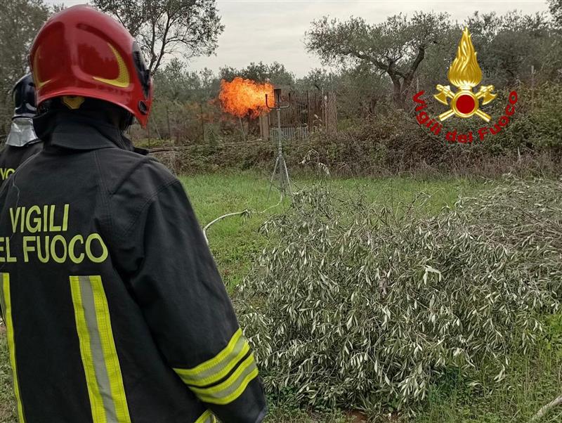 Fuga di Gpl in strada vicinale Garrone, intervengono i Vigili del fuoco
