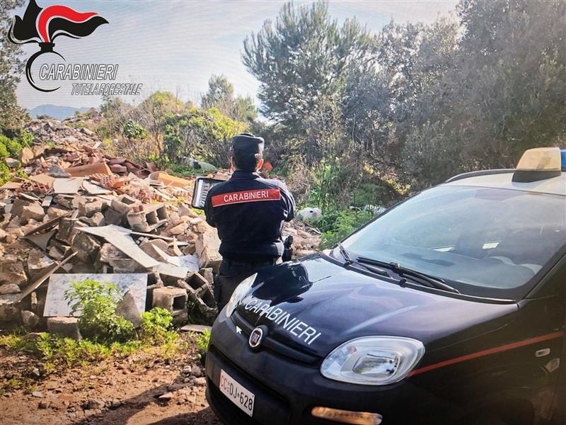 Caprera, lo sfregio al Parco. Rifiuti edili nell