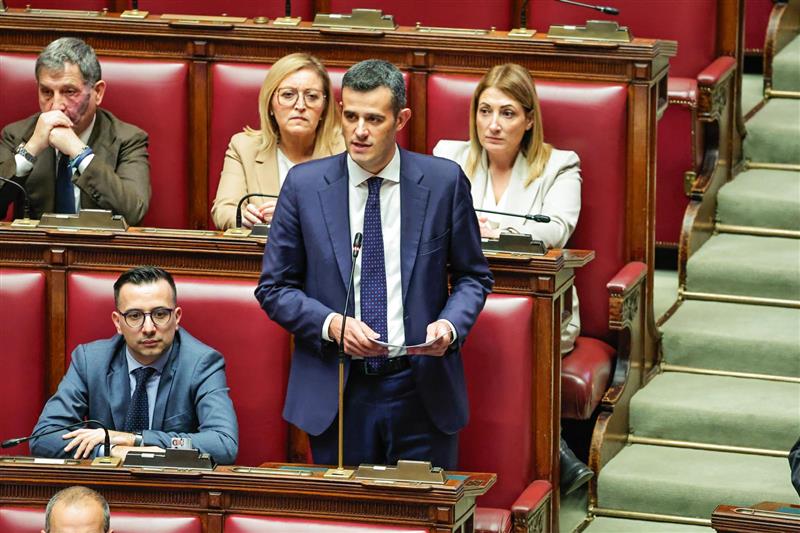 Il Pd diserta la Giunta, FdI all