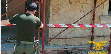 Sigilli a sei ville di lusso e a un molo: la Forestale blocca i cantieri