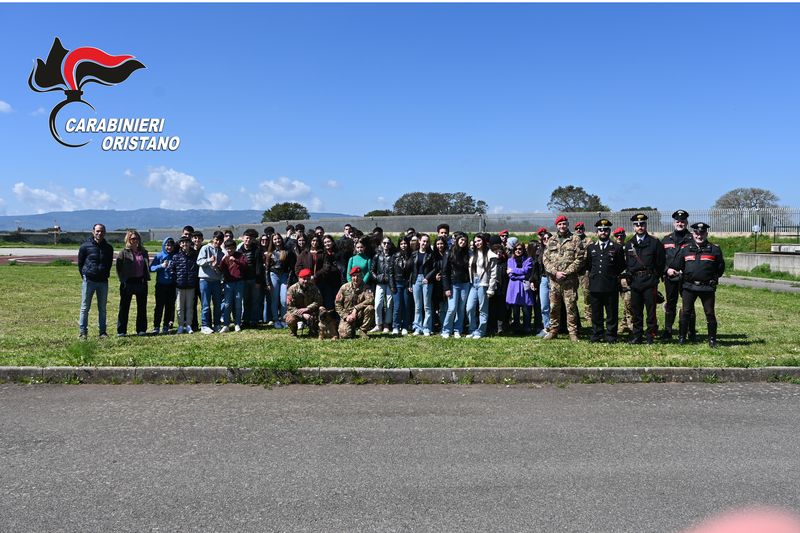 Oltre il bullismo: i Carabinieri aprono le porte della caserma di Abbasanta alle scuole