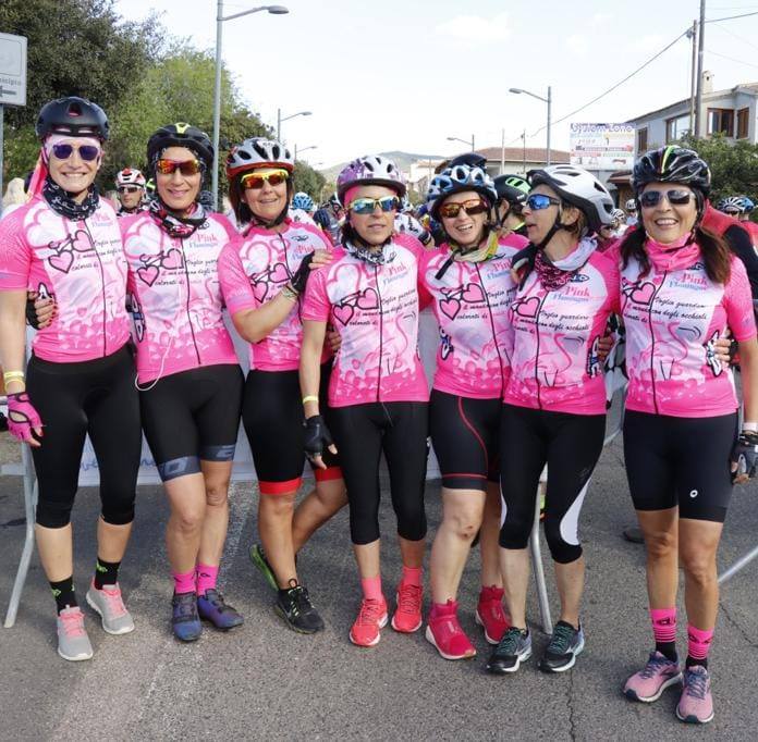 In bicicletta contro il cancro per rinascere: il Consorzio del Pecorino Romano sostiene il tour delle Pink Flamingos