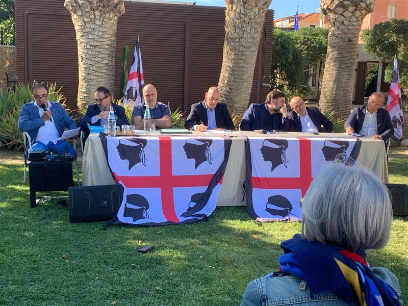 Alghero: dal giardino di Villa Mosca l’allarme sui trasporti e la tassa che frena lo sviluppo