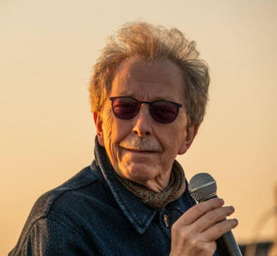 Porto Torres celebra vent’anni di “Musica & Natura” e i 25 anni della Scuola civica con un concerto di Fabio Concato nell’area archeologica