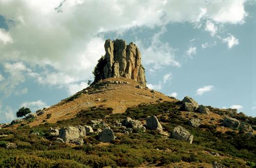 Perda ’e Liana, la montagna che ‘apre’ l’inferno: la leggenda spaventosa che nessuno ti ha mai raccontato
