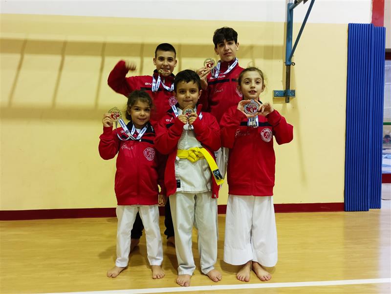 Successo per i giovani karateka di Alghero ai campionati giovanili Fijlkam ad Oristano