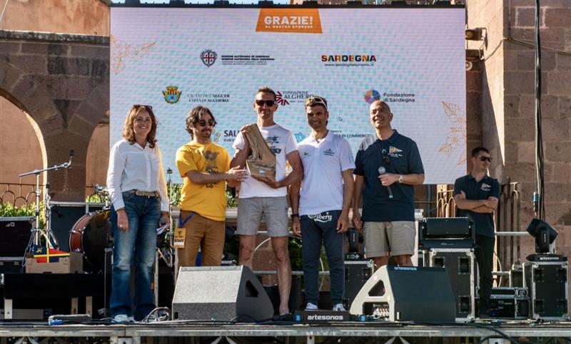 Balzani e Marras dominano il golfo e conquistano il Trofeo San Marco tra le derive di Fertilia