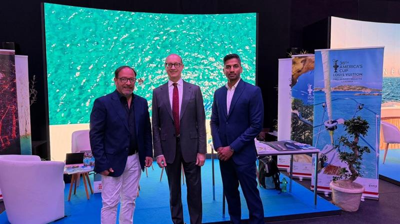 I signori dei matrimoni di lusso scelgono le spiagge di Villasimius per il loro vertice mondiale