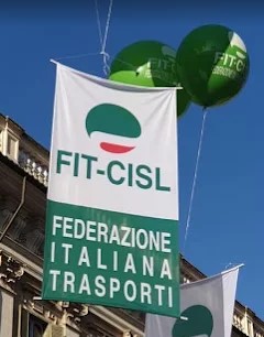 Il sindacato Fit-Cisl avverte i firmatari del patto sul turismo in Gallura: la crescita dei voli deve garantire contratti stabili