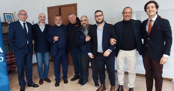 Alghero, Fratelli d’Italia: “Crisi di maggioranza, AVS svela la sua natura intollerante. Solidarietà a Colledanchise”