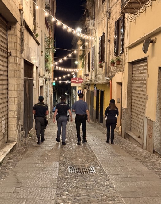 Le divise cingono d