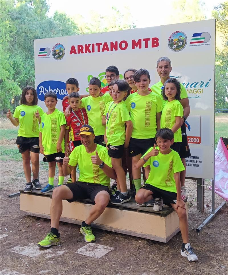 I bambini dell'Alghero Bike sul secondo gradino del podio al Sammontana day