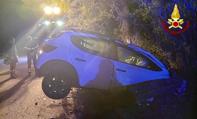 Auto fuori strada sulla SP 59, ferito il conducente.