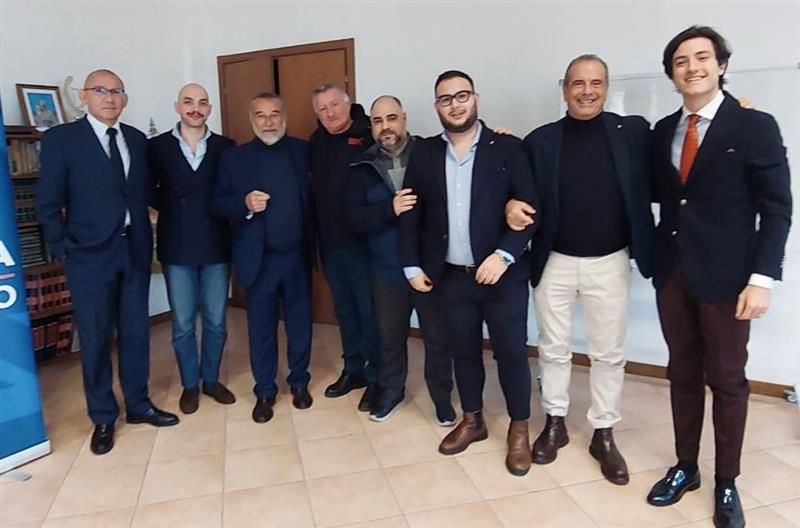 Fratelli d’Italia Alghero all’attacco: «La sinistra parli dei problemi veri dei sardi, non di distrazioni da talk show»