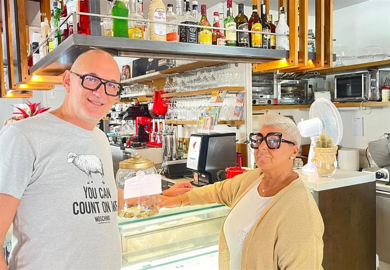 Il Vaso della Redenzione: Come un barista sardo "Multa" le bestemmie in Veneto
