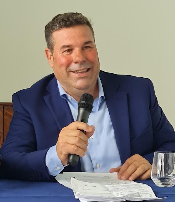 Stranieri e imprese in Sardegna: il politicamente corretto ci annega nella retorica