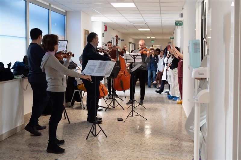 Vivaldi in corsia: a Sassari la musica entra nel reparto di Oncologia