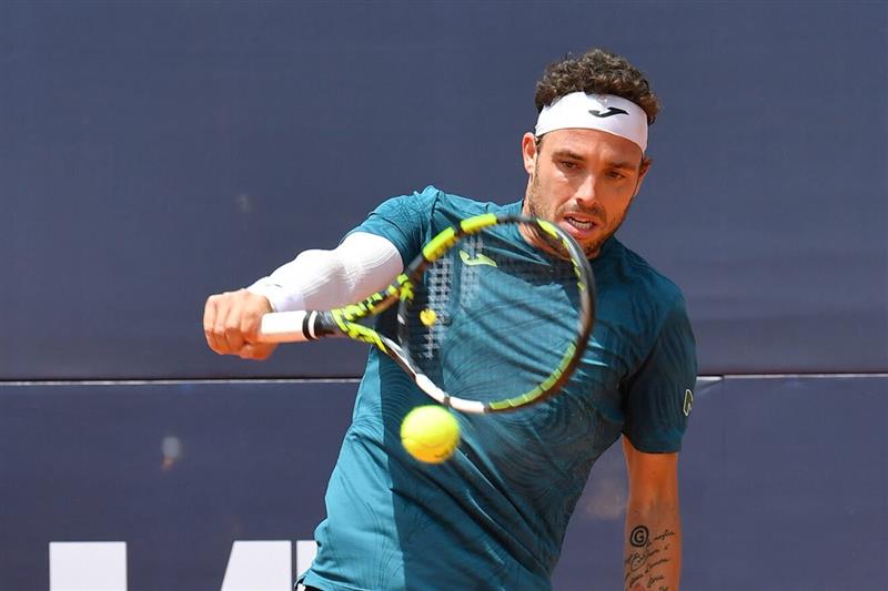 La rinascita di Cecchinato passa dal Sardegna Open: buona la prima sul Centrale. Da martedì il main draw, con 4 incontri