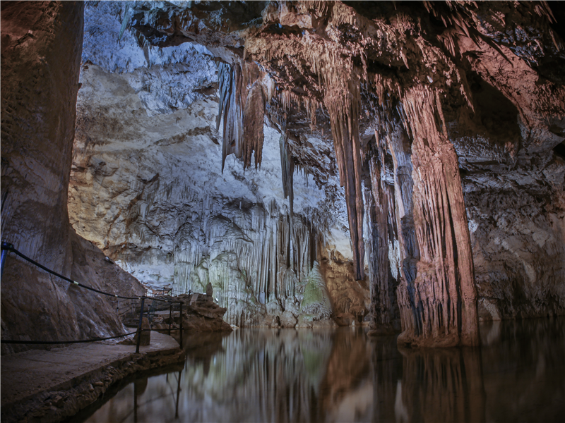 Alghero: dopo 8 mesi di quarantena riaprono le Grotte di Nettuno - Aperti anche i museI del Corallo e Archeologico