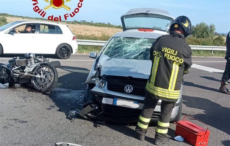 Incidente sulla SS 125 in direzione Posada: muore una donna, grave il marito
