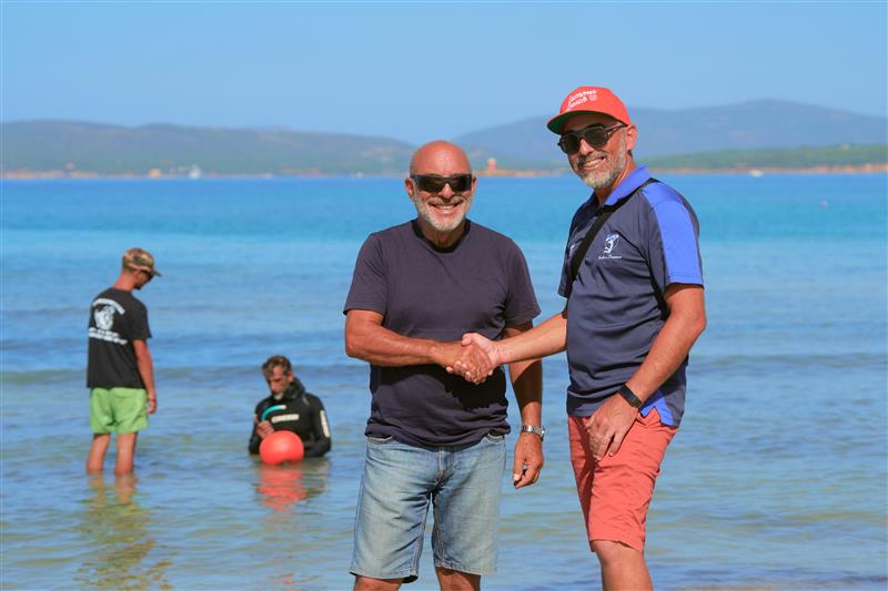 Il mare non ha più ostacoli: al Summerbeach Village di Alghero nasce il corridoio di lancio per la vela inclusiva