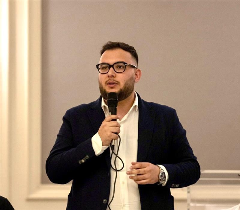 Alghero: Capodanno e polemiche cicliche. Auriemma attacca, Porcu risponde con ironia