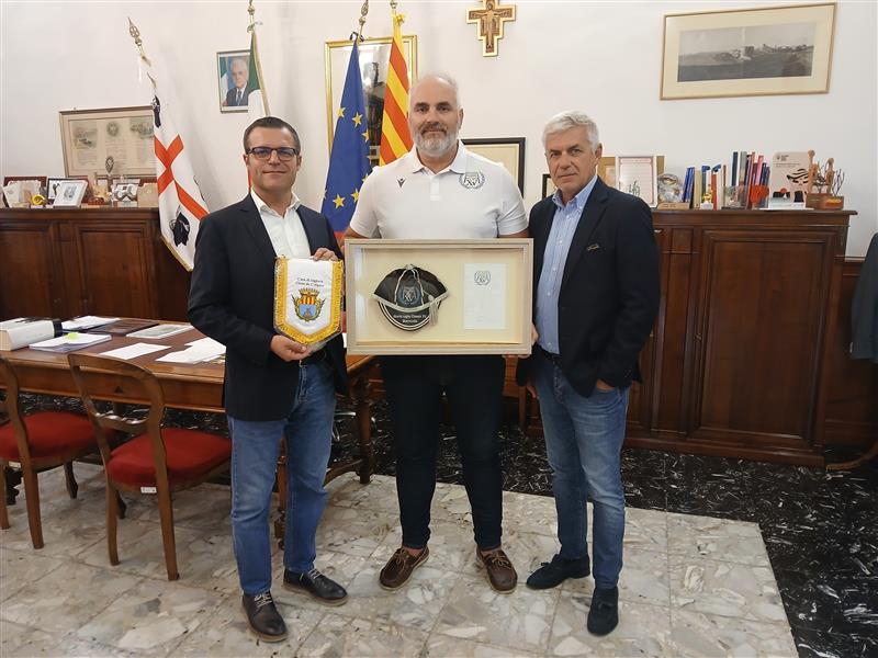 Alghero: Paco Ogert vola alle Bermuda per il World Rugby Classic. I saluti del sindaco Cacciotto