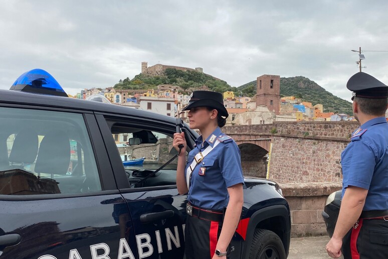 Ozieri: rifiuta il braccialetto elettronico e continua a contattare la ex, arrestato dai Carabinieri