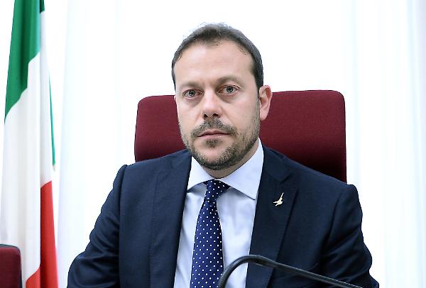 Roma, bloccato il corteo anarchico. La Lega annuncia la "legge Antifa": "Gruppi da mettere al bando come terroristi"