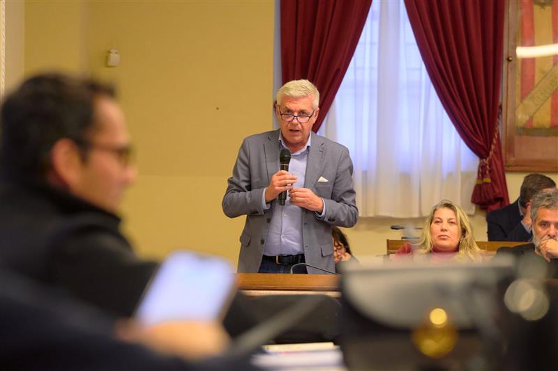 L'arringa domenicale di Selva: il nocchiero dell'Ambiente scende nell'agone e respinge le "buste di spazzatura"