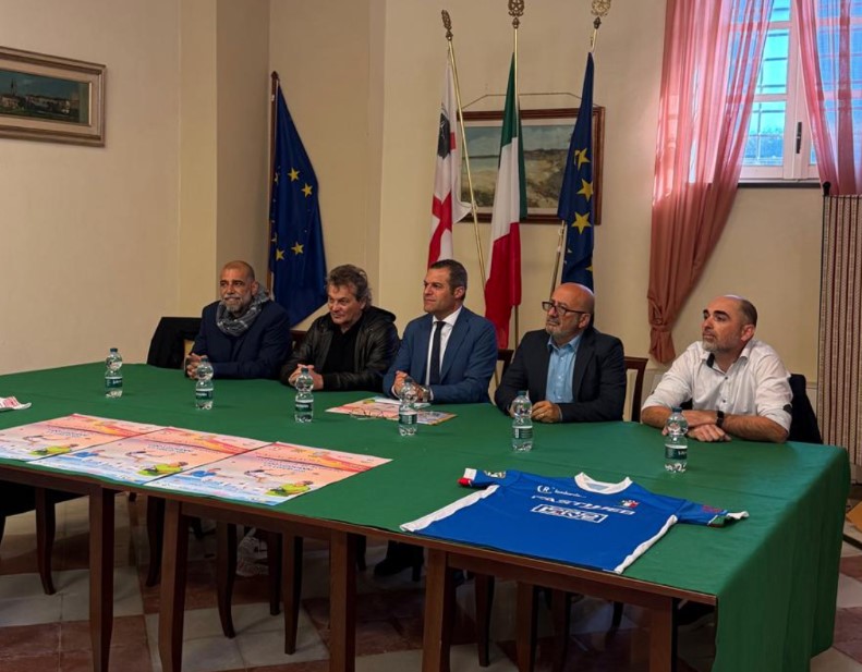 La sabbia di Alghero chiama a raccolta i veterani della Serie A per il trofeo internazionale di beach soccer al Summerbeach Village