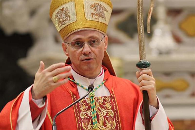 Il vescovo Morfino rompe il silenzio sui roghi notturni e chiama a raccolta le forze dell