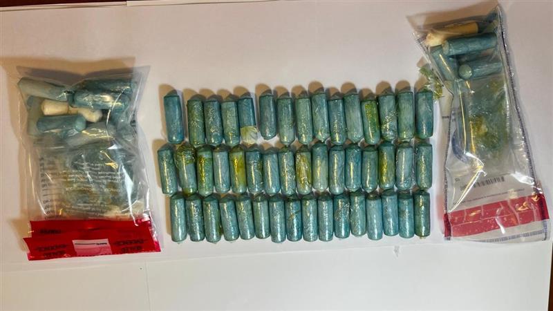 Alghero: atterra con 64 ovuli di cocaina nello stomaco, arrestata una 73enne spagnola